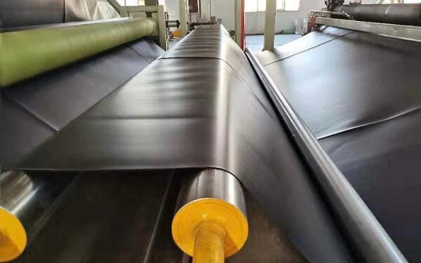 Đỉnh Phong là đơn vị chuyên sản xuất bạt nhựa HDPE lót hồ tôm, thủy sản, chống thấm cảnh quan